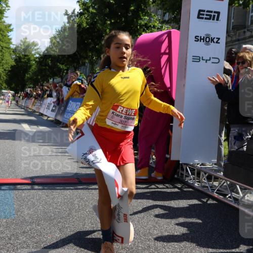 14.06.2026 - REWE Women's Run Strokosch-Dieckow http://msf.ph/oto/9756970 14.06.2026 11:36:13 Ziel 307 meine-sportfotos.de