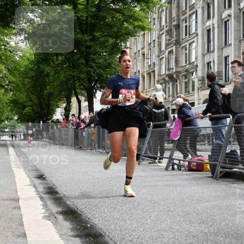 14.06.2026 - REWE Women's Run J. Mangold http://msf.ph/oto/9756997 14.06.2026 10:53:20 Ziel 5109 meine-sportfotos.de