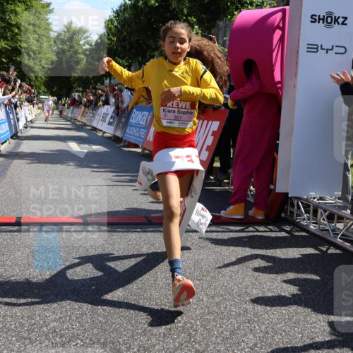 14.06.2026 - REWE Women's Run Strokosch-Dieckow http://msf.ph/oto/9757002 14.06.2026 11:36:13 Ziel 307 meine-sportfotos.de