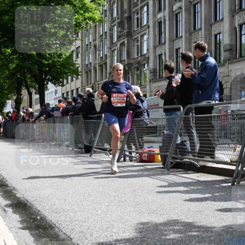 14.06.2026 - REWE Women's Run J. Mangold http://msf.ph/oto/9757018 14.06.2026 10:53:39 Ziel 5164, 5975 meine-sportfotos.de