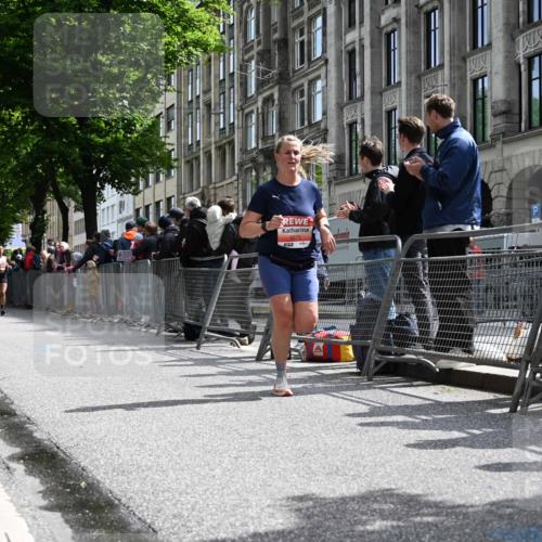 14.06.2026 - REWE Women's Run J. Mangold http://msf.ph/oto/9757020 14.06.2026 10:53:39 Ziel 5164, 5975 meine-sportfotos.de