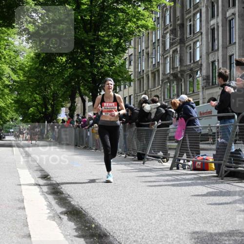 14.06.2026 - REWE Women's Run J. Mangold http://msf.ph/oto/9757062 14.06.2026 10:54:07 Ziel 5380 meine-sportfotos.de