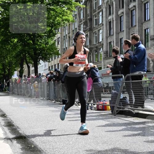 14.06.2026 - REWE Women's Run J. Mangold http://msf.ph/oto/9757070 14.06.2026 10:54:08 Ziel 5380 meine-sportfotos.de