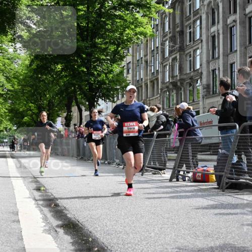 14.06.2026 - REWE Women's Run J. Mangold http://msf.ph/oto/9757086 14.06.2026 10:54:19 Ziel 5051, 5434, 5516, 5715, 10728 meine-sportfotos.de