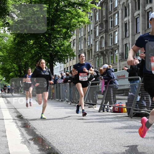 14.06.2026 - REWE Women's Run J. Mangold http://msf.ph/oto/9757098 14.06.2026 10:54:20 Ziel 5051, 5434, 5516, 5715, 10728 meine-sportfotos.de