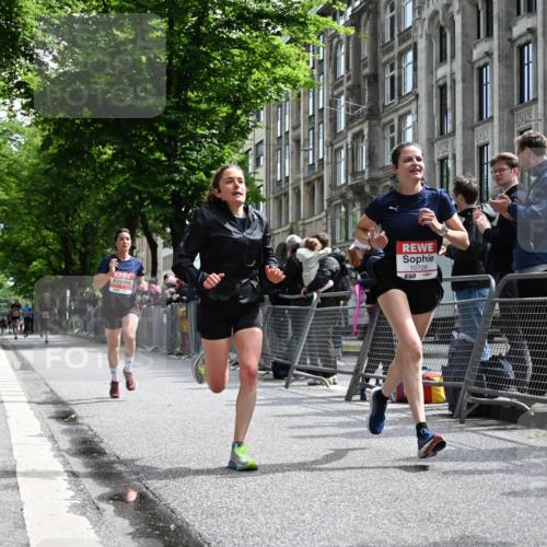 14.06.2026 - REWE Women's Run J. Mangold http://msf.ph/oto/9757105 14.06.2026 10:54:21 Ziel 5516, 5715, 10728 meine-sportfotos.de