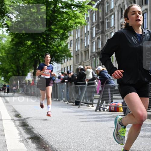 14.06.2026 - REWE Women's Run J. Mangold http://msf.ph/oto/9757114 14.06.2026 10:54:22 Ziel 5516, 5715, 10728 meine-sportfotos.de