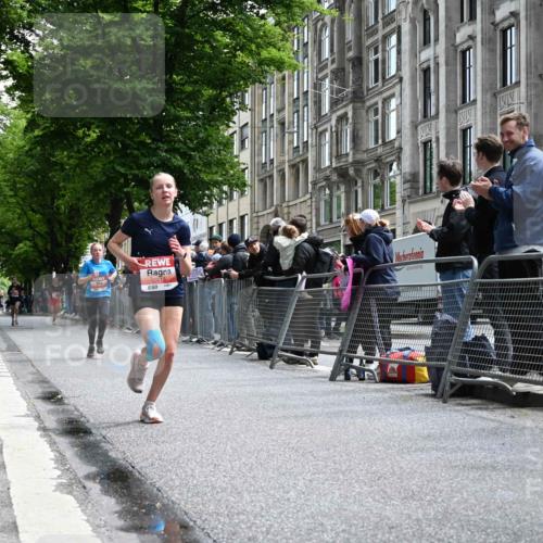14.06.2026 - REWE Women's Run J. Mangold http://msf.ph/oto/9757136 14.06.2026 10:54:32 Ziel 5189, 5594, 5613, 5707, 5916 meine-sportfotos.de