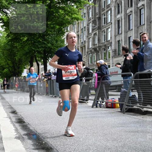 14.06.2026 - REWE Women's Run J. Mangold http://msf.ph/oto/9757141 14.06.2026 10:54:32 Ziel 5189, 5594, 5613, 5707, 5916 meine-sportfotos.de