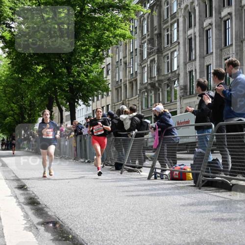 14.06.2026 - REWE Women's Run J. Mangold http://msf.ph/oto/9757156 14.06.2026 10:54:37 Ziel 5594, 5707, 5916 meine-sportfotos.de