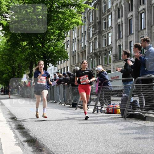 14.06.2026 - REWE Women's Run J. Mangold http://msf.ph/oto/9757163 14.06.2026 10:54:38 Ziel 5594, 5707, 5916 meine-sportfotos.de