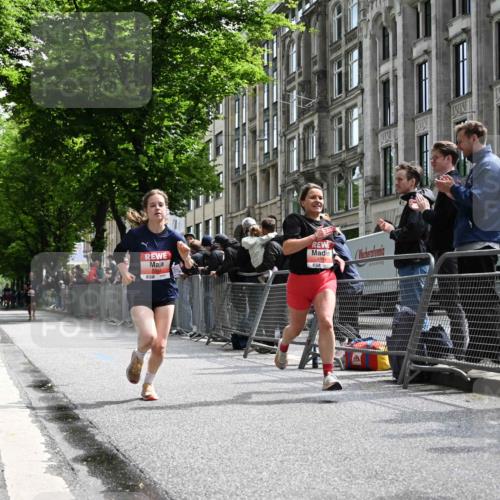 14.06.2026 - REWE Women's Run J. Mangold http://msf.ph/oto/9757167 14.06.2026 10:54:38 Ziel 5594, 5707, 5916 meine-sportfotos.de
