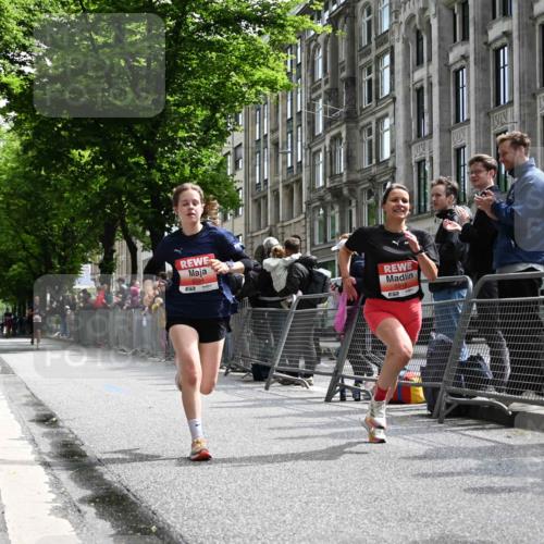 14.06.2026 - REWE Women's Run J. Mangold http://msf.ph/oto/9757169 14.06.2026 10:54:38 Ziel 5594, 5707, 5916 meine-sportfotos.de
