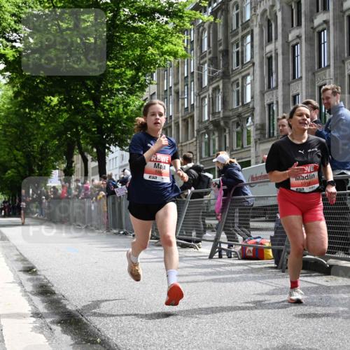 14.06.2026 - REWE Women's Run J. Mangold http://msf.ph/oto/9757171 14.06.2026 10:54:38 Ziel 5594, 5707, 5916 meine-sportfotos.de