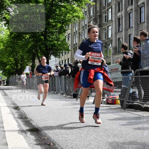 14.06.2026 - REWE Women's Run J. Mangold http://msf.ph/oto/9757192 14.06.2026 10:54:54 Ziel 5649, 5718, 5837 meine-sportfotos.de