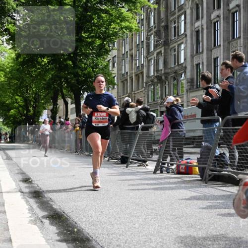 14.06.2026 - REWE Women's Run J. Mangold http://msf.ph/oto/9757195 14.06.2026 10:54:55 Ziel 5649, 5718, 5837 meine-sportfotos.de