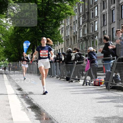 14.06.2026 - REWE Women's Run J. Mangold http://msf.ph/oto/9757223 14.06.2026 10:55:15 Ziel 5308, 5695, 5702 meine-sportfotos.de