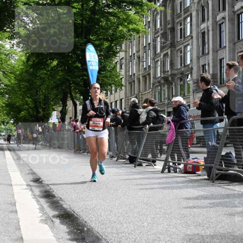 14.06.2026 - REWE Women's Run J. Mangold http://msf.ph/oto/9757240 14.06.2026 10:55:17 Ziel 5287, 5308, 5695, 5702 meine-sportfotos.de