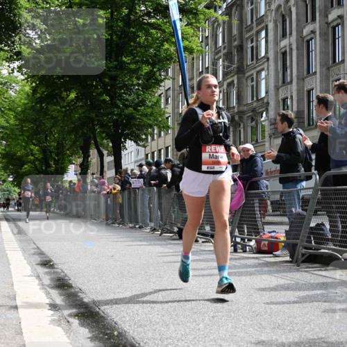 14.06.2026 - REWE Women's Run J. Mangold http://msf.ph/oto/9757248 14.06.2026 10:55:18 Ziel 5287, 5308, 5695 meine-sportfotos.de