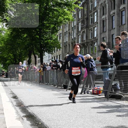 14.06.2026 - REWE Women's Run J. Mangold http://msf.ph/oto/9757270 14.06.2026 10:55:24 Ziel 5250, 5287, 6069 meine-sportfotos.de