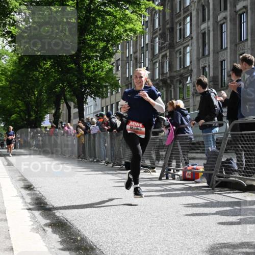 14.06.2026 - REWE Women's Run J. Mangold http://msf.ph/oto/9757301 14.06.2026 10:55:31 Ziel 5250, 5789 meine-sportfotos.de