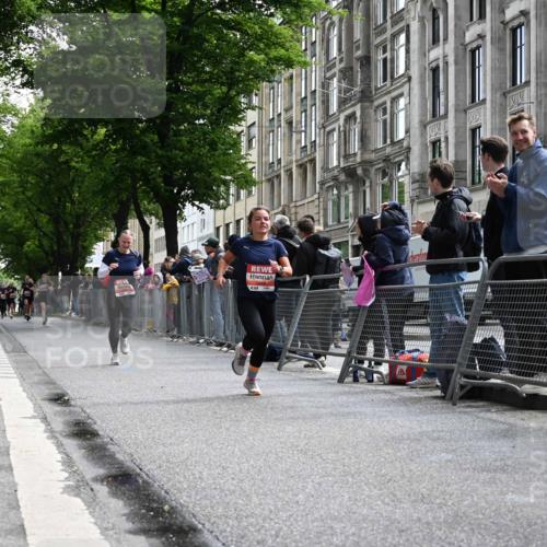 14.06.2026 - REWE Women's Run J. Mangold http://msf.ph/oto/9757374 14.06.2026 10:55:58 Ziel 5277, 5451, 5790, 5868 meine-sportfotos.de