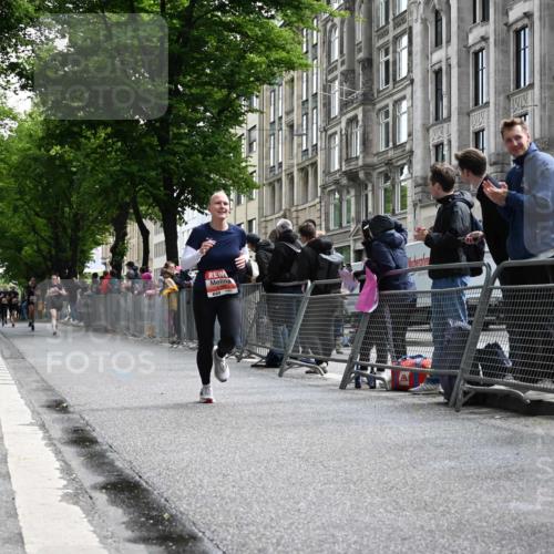14.06.2026 - REWE Women's Run J. Mangold http://msf.ph/oto/9757387 14.06.2026 10:55:59 Ziel 5277, 5790, 5868 meine-sportfotos.de