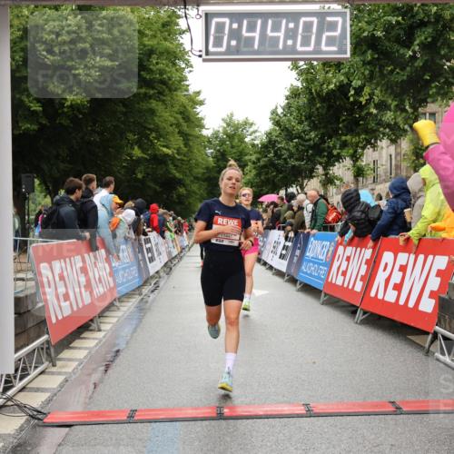 14.06.2026 - REWE Women's Run Strokosch-Dieckow http://msf.ph/oto/9757389 14.06.2026 09:44:24 Ziel 10245, 11447 meine-sportfotos.de