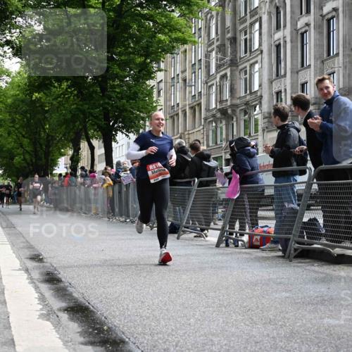 14.06.2026 - REWE Women's Run J. Mangold http://msf.ph/oto/9757390 14.06.2026 10:55:59 Ziel 5277, 5790, 5868 meine-sportfotos.de