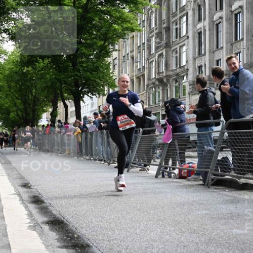 14.06.2026 - REWE Women's Run J. Mangold http://msf.ph/oto/9757393 14.06.2026 10:55:59 Ziel 5277, 5790, 5868 meine-sportfotos.de