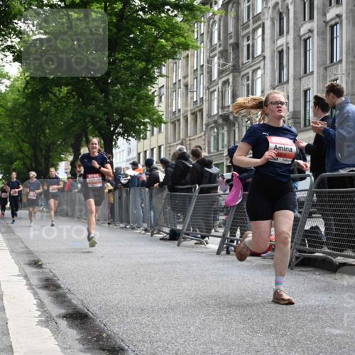 14.06.2026 - REWE Women's Run J. Mangold http://msf.ph/oto/9757416 14.06.2026 10:56:06 Ziel 5244, 5245, 5556, 5818 meine-sportfotos.de