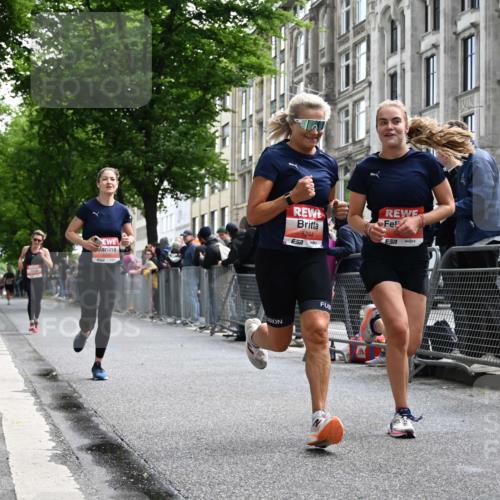 14.06.2026 - REWE Women's Run J. Mangold http://msf.ph/oto/9757443 14.06.2026 10:56:12 Ziel 5140, 5244, 5245, 5556, 5953 meine-sportfotos.de