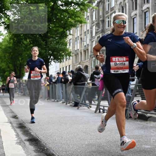 14.06.2026 - REWE Women's Run J. Mangold http://msf.ph/oto/9757445 14.06.2026 10:56:12 Ziel 5140, 5244, 5245, 5556, 5953 meine-sportfotos.de