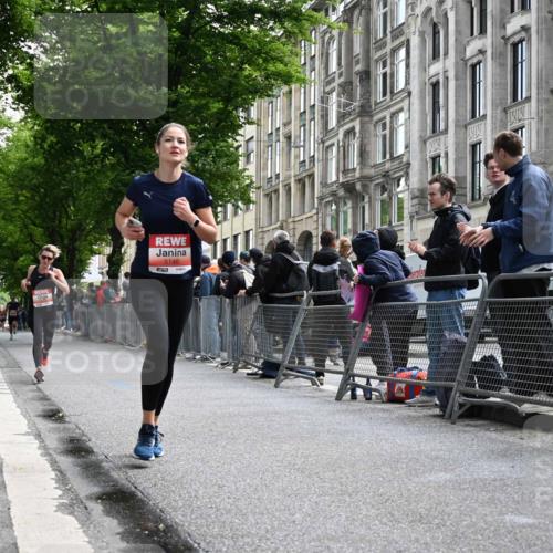14.06.2026 - REWE Women's Run J. Mangold http://msf.ph/oto/9757449 14.06.2026 10:56:12 Ziel 5140, 5244, 5245, 5556, 5953 meine-sportfotos.de