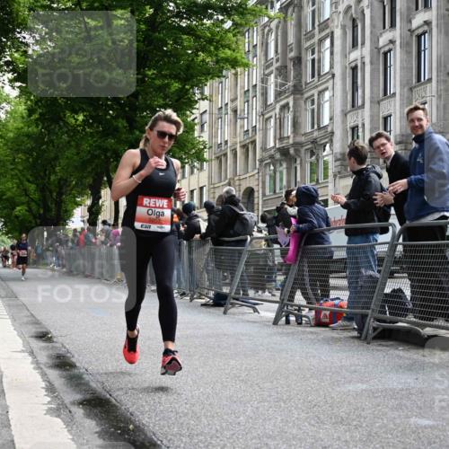 14.06.2026 - REWE Women's Run J. Mangold http://msf.ph/oto/9757461 14.06.2026 10:56:15 Ziel 5140, 5244, 5245, 5953 meine-sportfotos.de