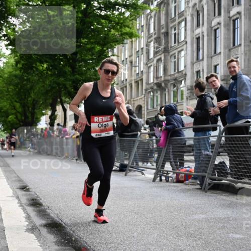 14.06.2026 - REWE Women's Run J. Mangold http://msf.ph/oto/9757463 14.06.2026 10:56:15 Ziel 5140, 5244, 5245, 5953 meine-sportfotos.de