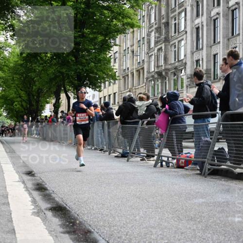 14.06.2026 - REWE Women's Run J. Mangold http://msf.ph/oto/9757469 14.06.2026 10:56:21 Ziel 5945 meine-sportfotos.de