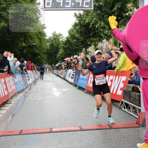 14.06.2026 - REWE Women's Run Strokosch-Dieckow http://msf.ph/oto/9757476 14.06.2026 09:44:05 Ziel 10859, 11296 meine-sportfotos.de