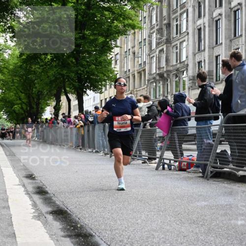 14.06.2026 - REWE Women's Run J. Mangold http://msf.ph/oto/9757478 14.06.2026 10:56:22 Ziel 5945 meine-sportfotos.de