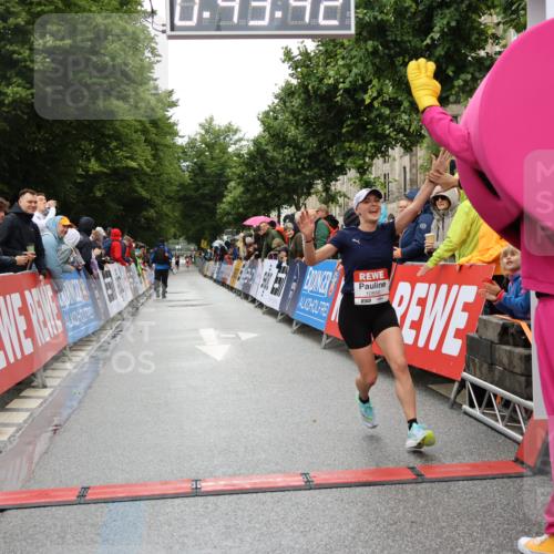14.06.2026 - REWE Women's Run Strokosch-Dieckow http://msf.ph/oto/9757492 14.06.2026 09:44:05 Ziel 10859, 11296 meine-sportfotos.de