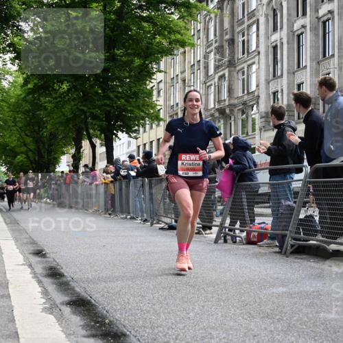 14.06.2026 - REWE Women's Run J. Mangold http://msf.ph/oto/9757493 14.06.2026 10:56:28 Ziel 6023 meine-sportfotos.de