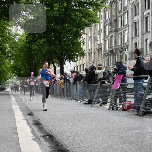 14.06.2026 - REWE Women's Run J. Mangold http://msf.ph/oto/9757598 14.06.2026 10:56:47 Ziel 5209, 5218, 5552, 5640, 5964 meine-sportfotos.de