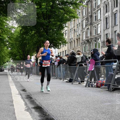 14.06.2026 - REWE Women's Run J. Mangold http://msf.ph/oto/9757607 14.06.2026 10:56:48 Ziel 5209, 5218, 5552, 5640, 5964 meine-sportfotos.de