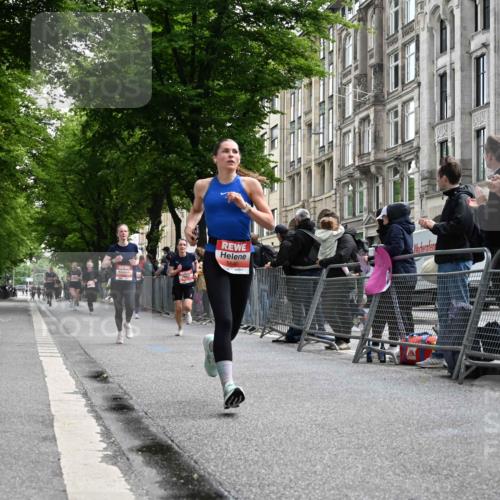 14.06.2026 - REWE Women's Run J. Mangold http://msf.ph/oto/9757611 14.06.2026 10:56:48 Ziel 5209, 5218, 5552, 5640, 5964 meine-sportfotos.de