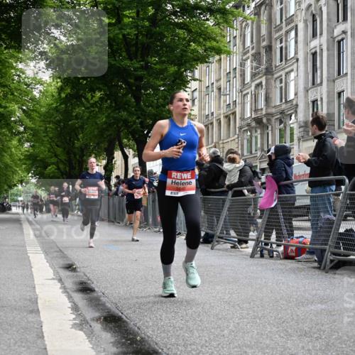 14.06.2026 - REWE Women's Run J. Mangold http://msf.ph/oto/9757613 14.06.2026 10:56:48 Ziel 5209, 5218, 5552, 5640, 5964 meine-sportfotos.de