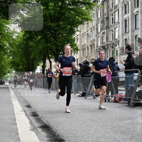 14.06.2026 - REWE Women's Run J. Mangold http://msf.ph/oto/9757632 14.06.2026 10:56:50 Ziel 5209, 5218, 5500, 5552, 5640, 5804, 5872, 5964 meine-sportfotos.de
