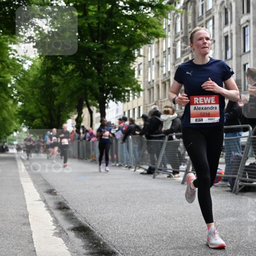 14.06.2026 - REWE Women's Run J. Mangold http://msf.ph/oto/9757641 14.06.2026 10:56:51 Ziel 5218, 5500, 5552, 5640, 5804, 5872 meine-sportfotos.de