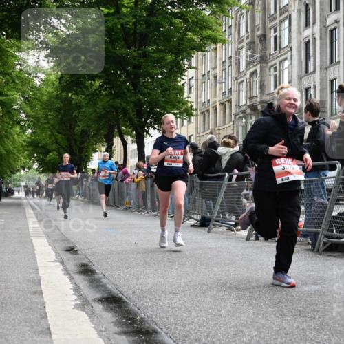 14.06.2026 - REWE Women's Run J. Mangold http://msf.ph/oto/9757676 14.06.2026 10:56:56 Ziel 5048, 5333, 5500, 5683, 5804, 5872 meine-sportfotos.de