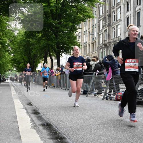 14.06.2026 - REWE Women's Run J. Mangold http://msf.ph/oto/9757678 14.06.2026 10:56:56 Ziel 5048, 5333, 5500, 5683, 5804, 5872 meine-sportfotos.de