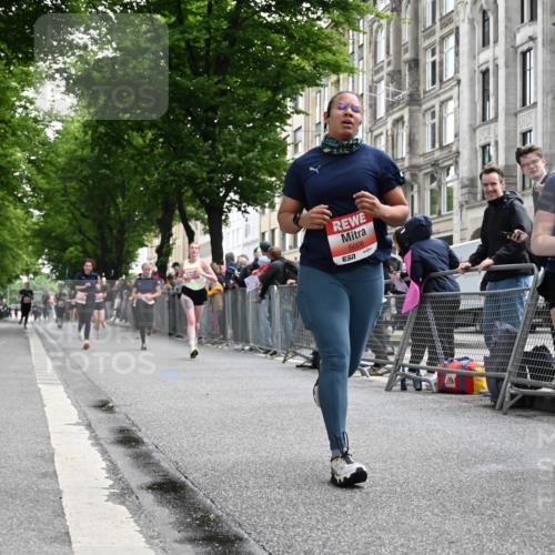 14.06.2026 - REWE Women's Run J. Mangold http://msf.ph/oto/9757785 14.06.2026 10:57:08 Ziel 5006, 5202, 5228, 5499, 5753, 5806, 5913, 5933 meine-sportfotos.de